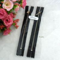 12cm Black Close End Zipper Gold Metal Handle 2pcs NDA135GLD 12cm Black Close End Zipper Gold Metal Handle 2pcs NDA135GLD