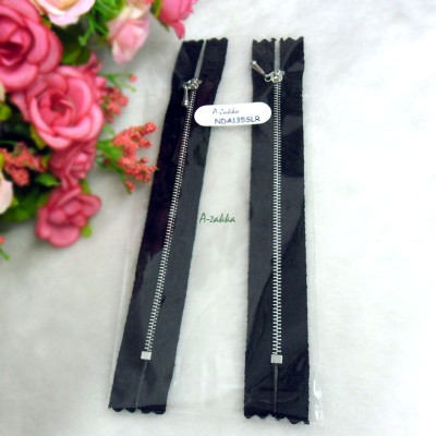 12cm Black Close End Zipper Silver Metal Handle 2pcs NDA135SLR 12cm Black Close End Zipper Silver Metal Handle 2pcs NDA135SLR